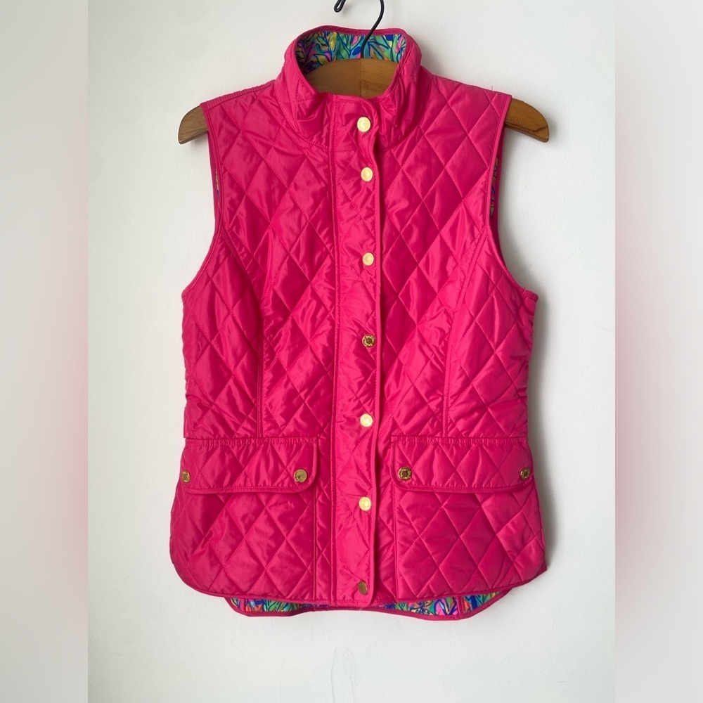 Lilly Pulitzer Vest Women’s Medium Pink Quilted Vest With Gold Buttons